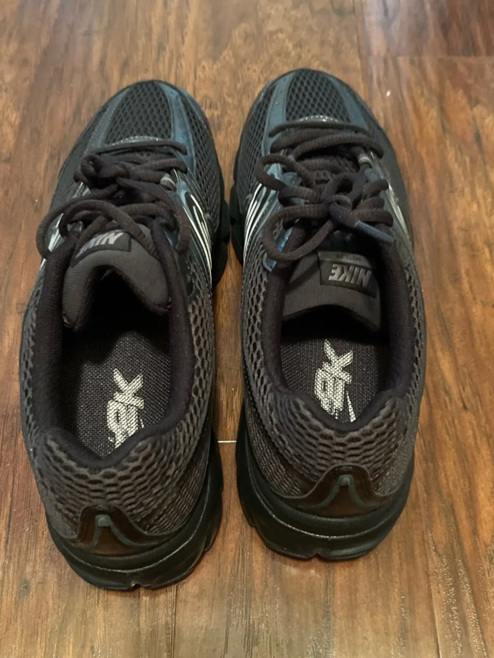 Nike Men’s Black air max moto 2k